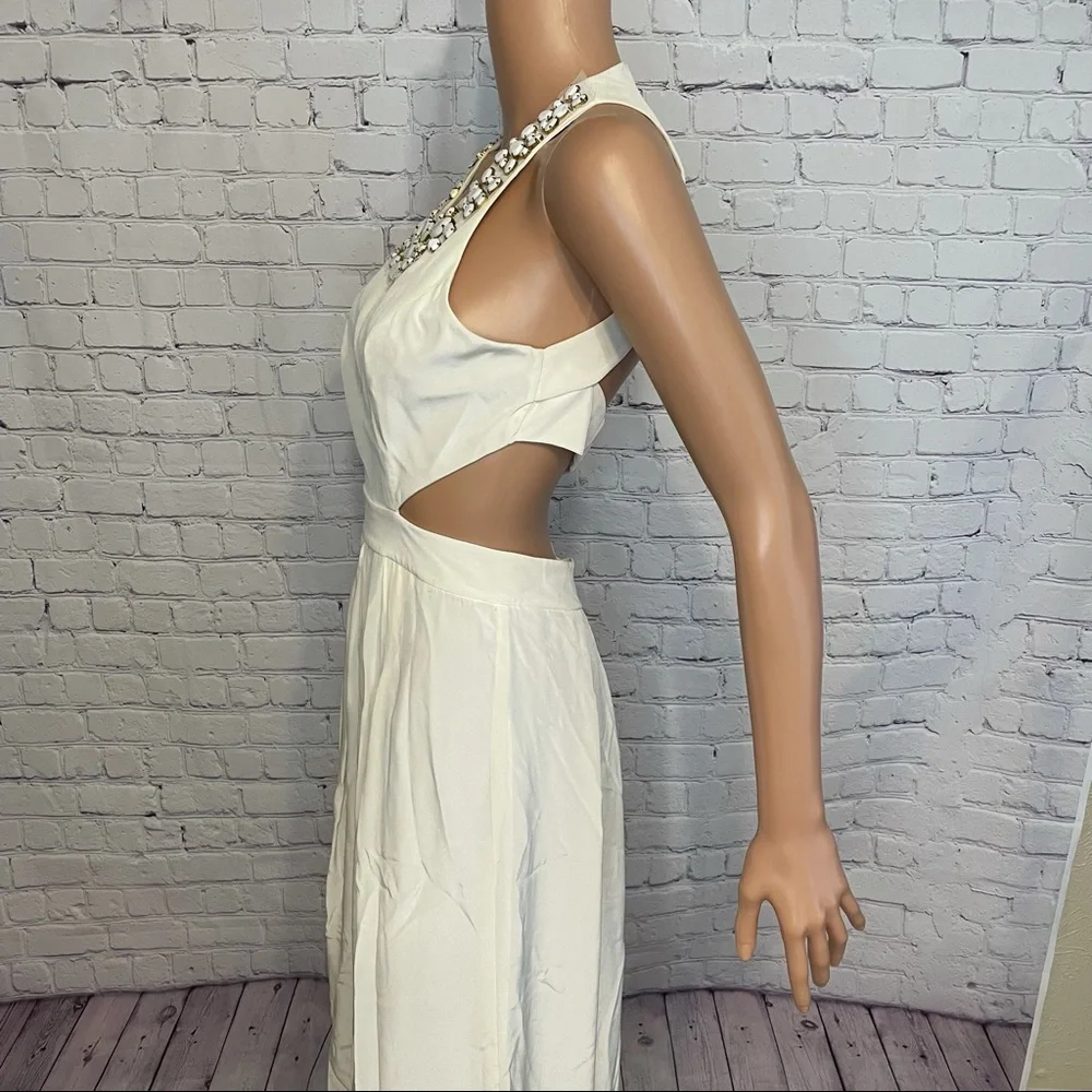 BCBG White Ball Gown w/ statement jewelry & open side slits size 2